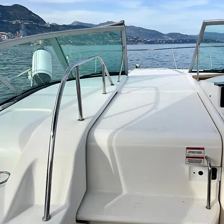 Luxury Boat In ספינת מלון *